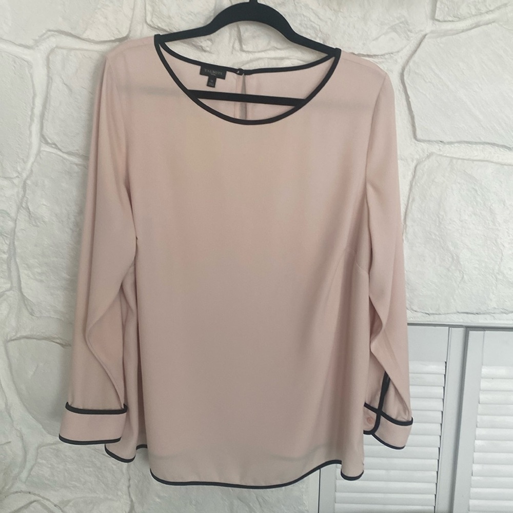 Talbots 1X shell pale pink top with black trim button sleeve neck closure